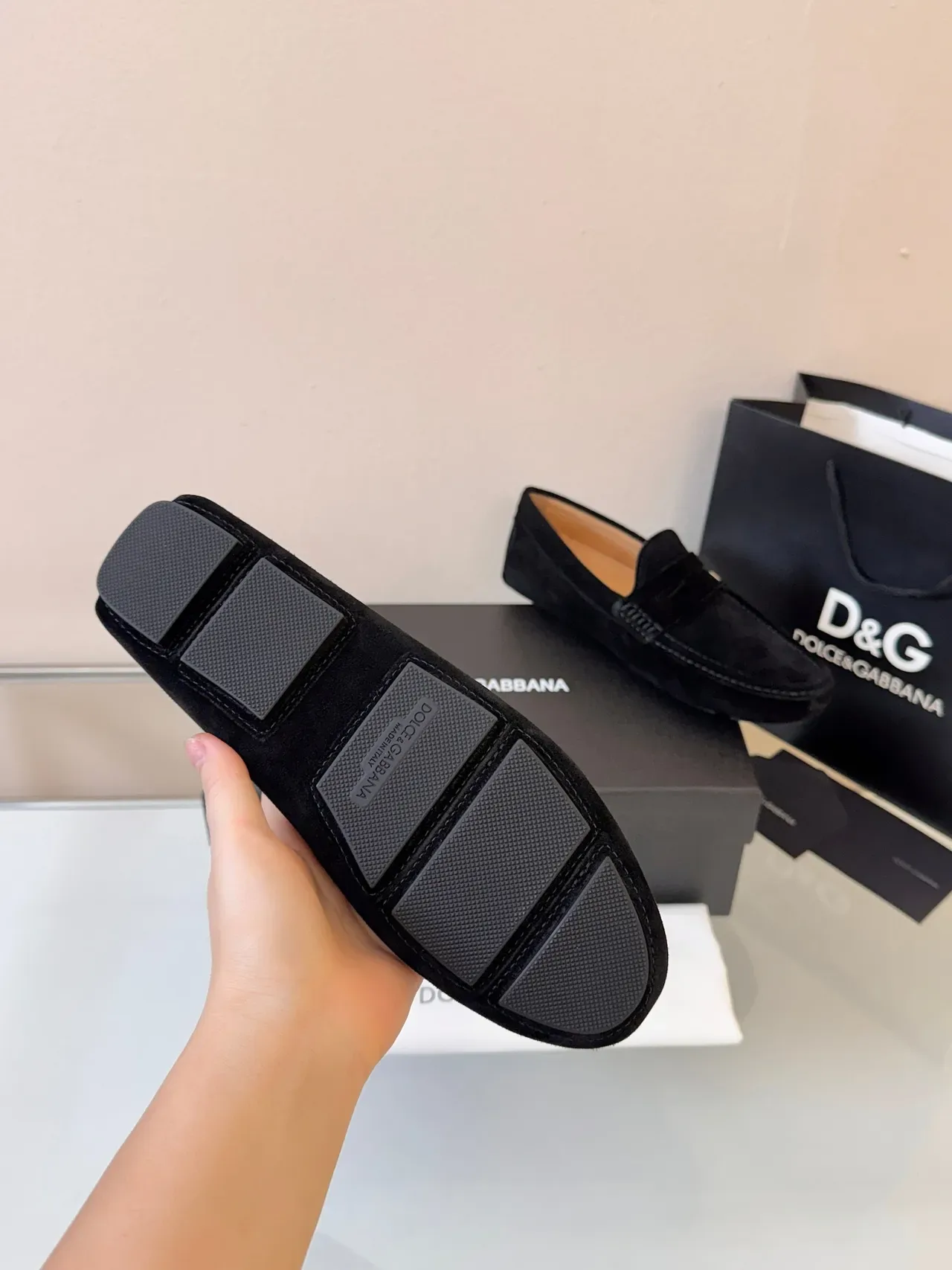 Dolce & Gabbana DG Logo Penny Loafer en Daim 5