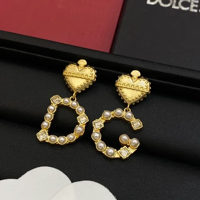 Dolce & Gabbana সোনা রূপা হার্ট শেপড টপ চেইন ডিটেল কানের দুল 5