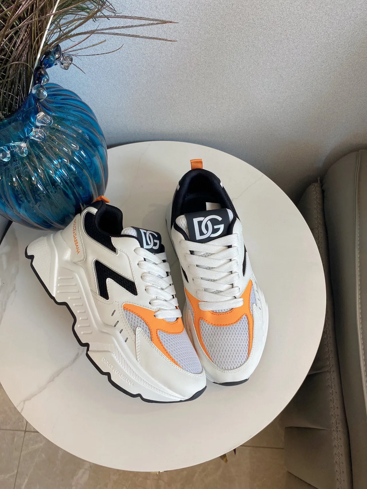 Dolce & Gabbana Chaussures chunky à semelle blanche et orange en maille et construction à superposition synthétique 9