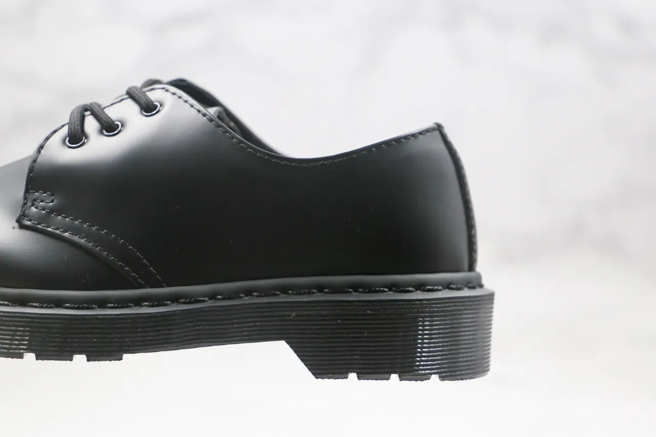 Dr. Martens 1461 काला चिकनी चमड़े की 3 आँखी बंद बंधन वाले ऑक्सफोर्ड जूते 5
