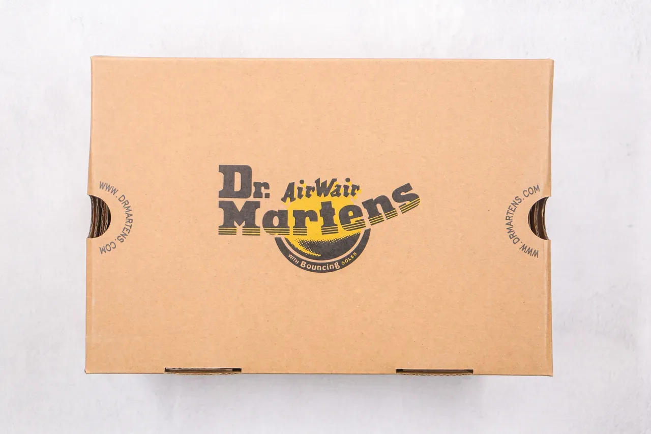 Dr. Martens 1461 काला चिकनी चमड़े की 3 आँखी बंद बंधन वाले ऑक्सफोर्ड जूते 10