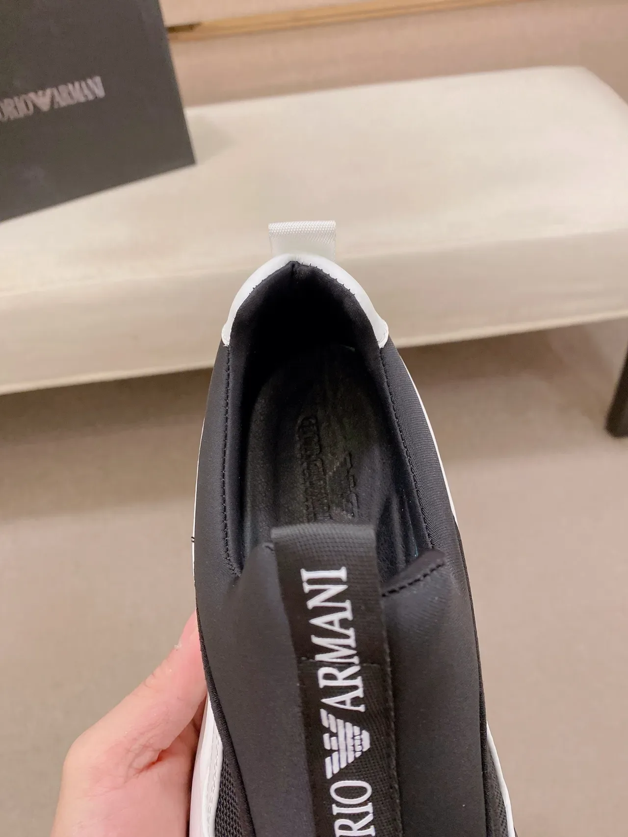 Emporio Armani A|X Sneakers Lifestyle Noir Blanc Slip-On avec Upper mesh et synthétique 3