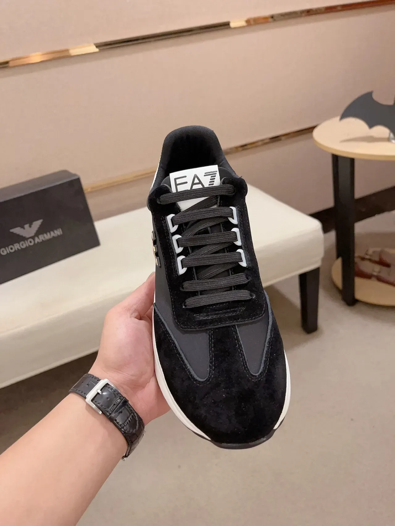 Emporio Armani Sneaker Lifestyle Noir et Blanc avec Logo Aigle 2