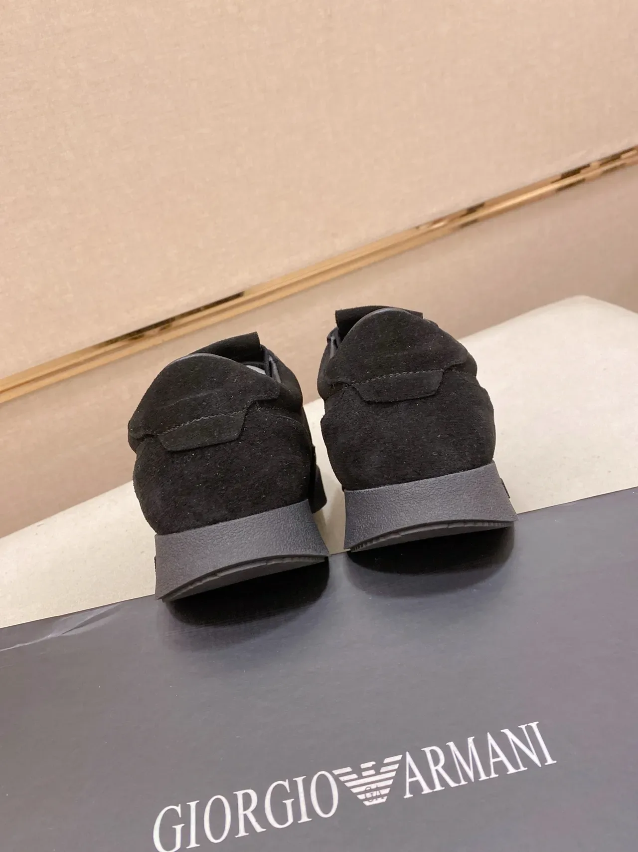 Emporio Armani Tênis Lifestyle de Camurça Preto 4