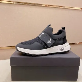Emporio Armani কালো সাদা স্লিপ-অন মেশ এবং সিন্থেটিক উপর লাইফস্টাইল স্নিকার্স