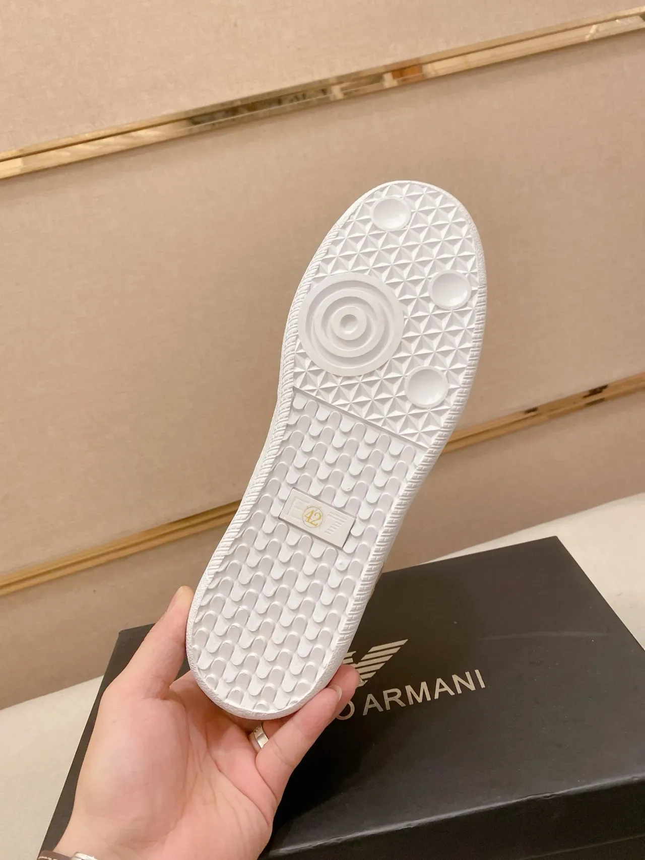 Emporio Armani EA7 سنیکرز لايف ستايل بيج وأبيض 2