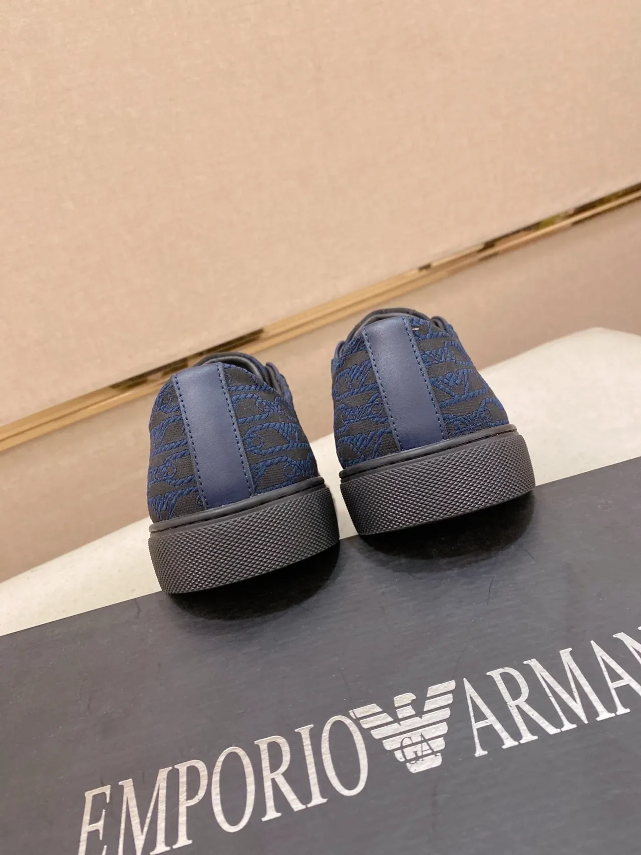 Emporio Armani 海军蓝 提花 低帮 休闲鞋 3