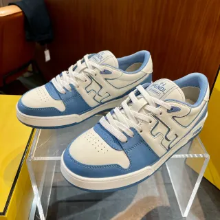 Fendi Bege Azul tênis low-top com ponta perfurada