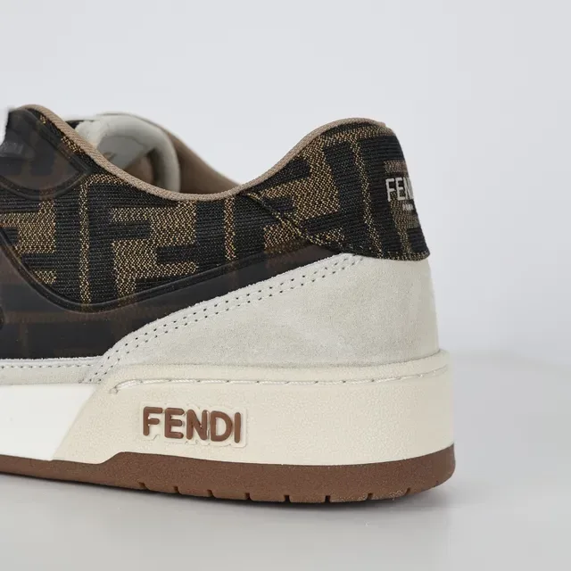 Fendi Zapatilhas lifestyle bege marrão com painéis de tecido textil e suede com impressão monogram 4