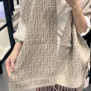 Fendi 米色棕色印花流苏围巾