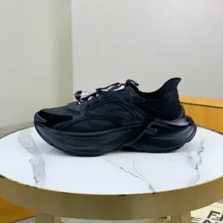 Fendi काली सफेद सोल मेश और सिंथेटिक अपर चंकी स्नीकर