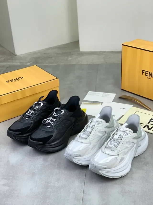 Fendi Sneakers Chunky Suela Negra y Blanca Malla y Sintético 2