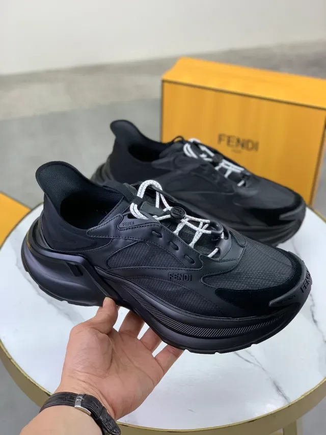 Fendi Sneakers Chunky Suela Negra y Blanca Malla y Sintético 5