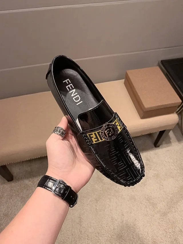 芬迪 FF 乐福鞋 黑色金色 亮面漆皮 印花鞋带 乐福鞋 9