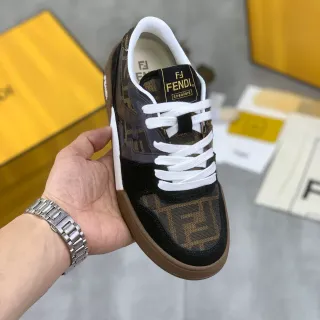 حذاء رياضي Fendi FF Monogram أسود وبني