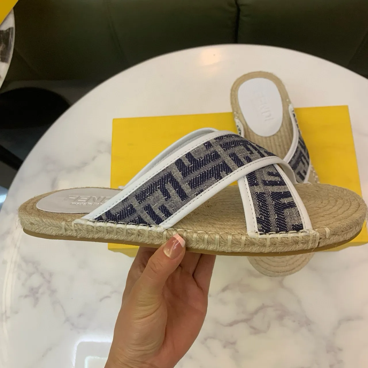 Fendi FF Monogram 草编鞋 海军色米色 交叉带鞋底 拖鞋 6
