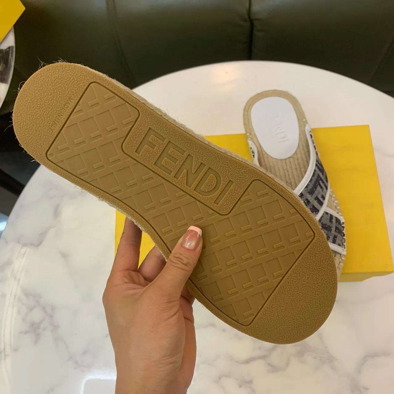 Fendi FF Monogram 草编鞋 海军色米色 交叉带鞋底 拖鞋 8