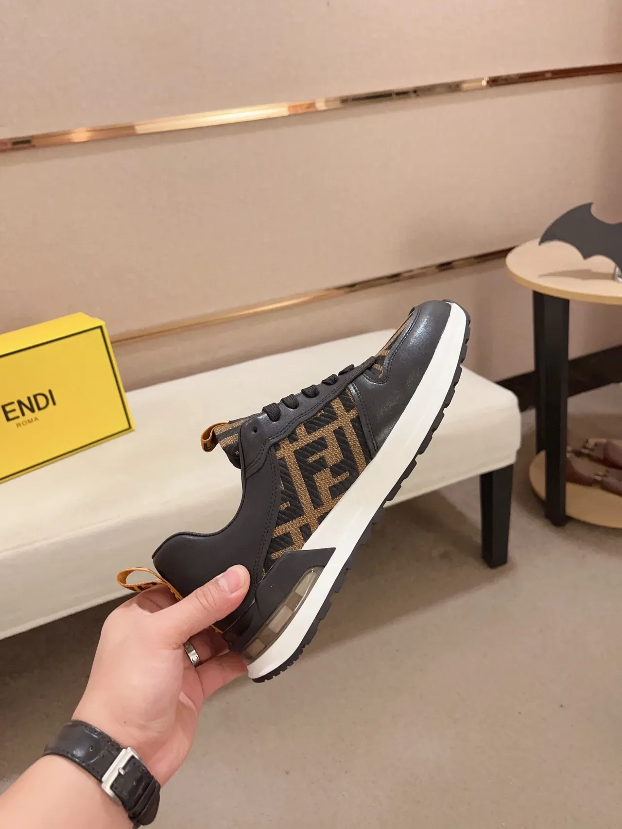 Fendi FF Runner কালো বাদামী মনোগ্রামড আপার লেয়ার্ড কনস্ট্রাকশন লাইফস্টাইল স্নিকার 6