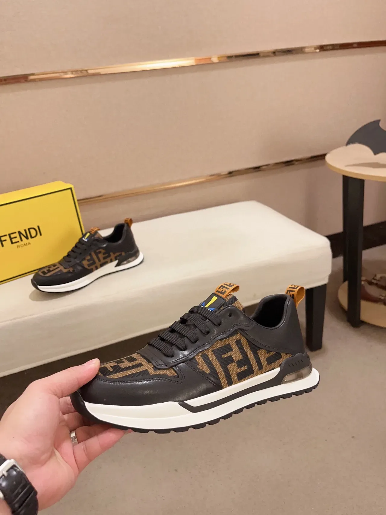 Fendi FF Runner কালো বাদামী মনোগ্রামড আপার লেয়ার্ড কনস্ট্রাকশন লাইফস্টাইল স্নিকার 8