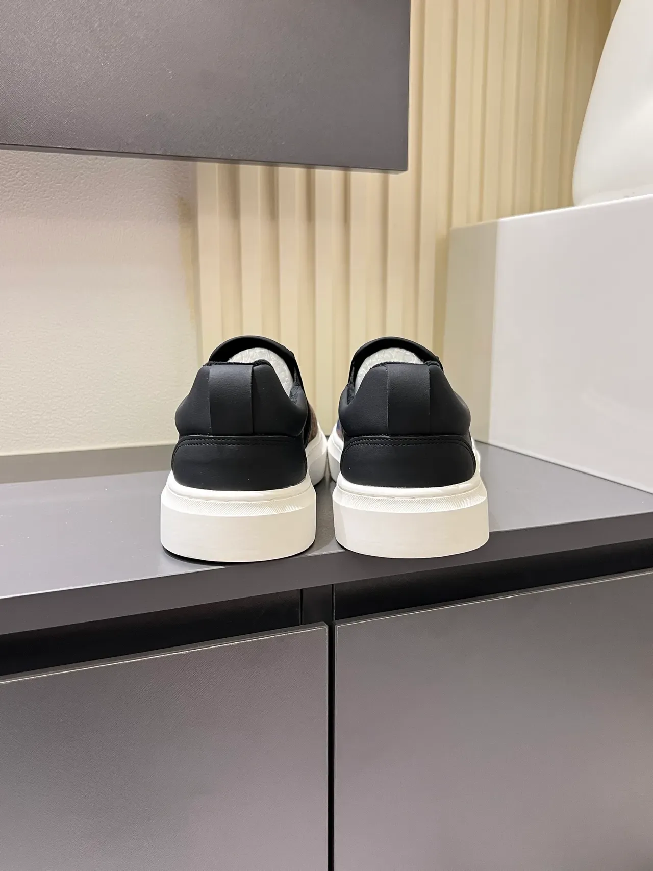 Fendi FF Sneakers Slip-On Marron Navy Noir Blanc Lifestyle Sneakers 2