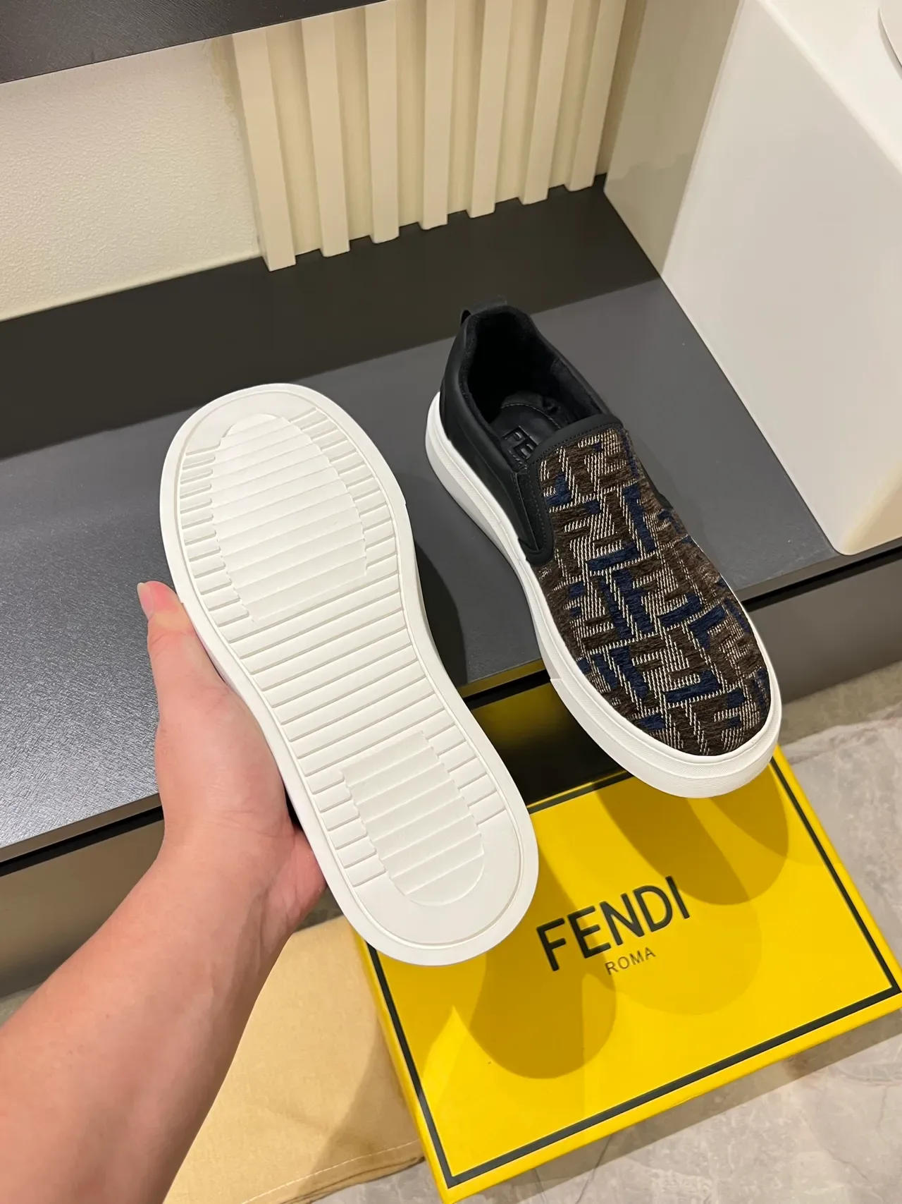 Fendi FF Sneakers Slip-On Marron Navy Noir Blanc Lifestyle Sneakers 3