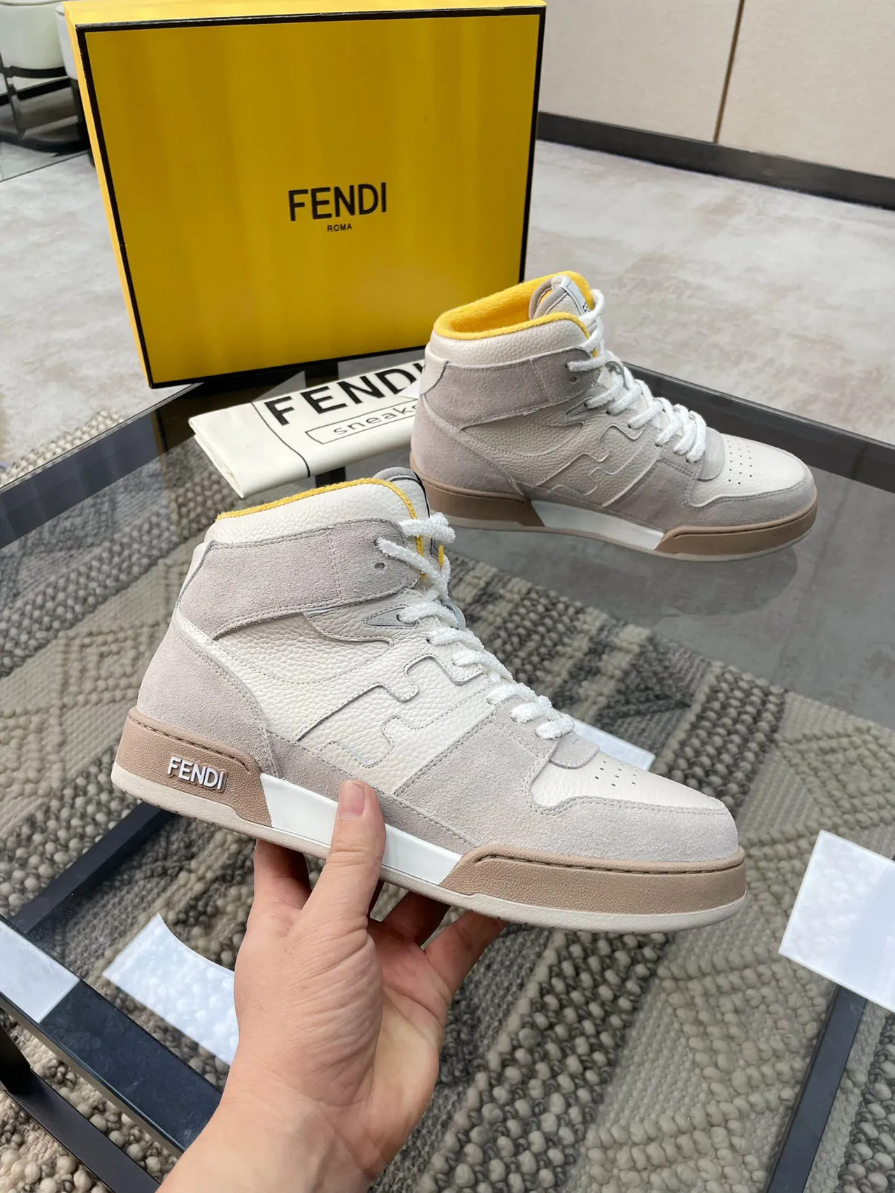 Fendi First أحذية رياضية رمادية صفراء عالية الخامة المختلطة نمط الحياة 7