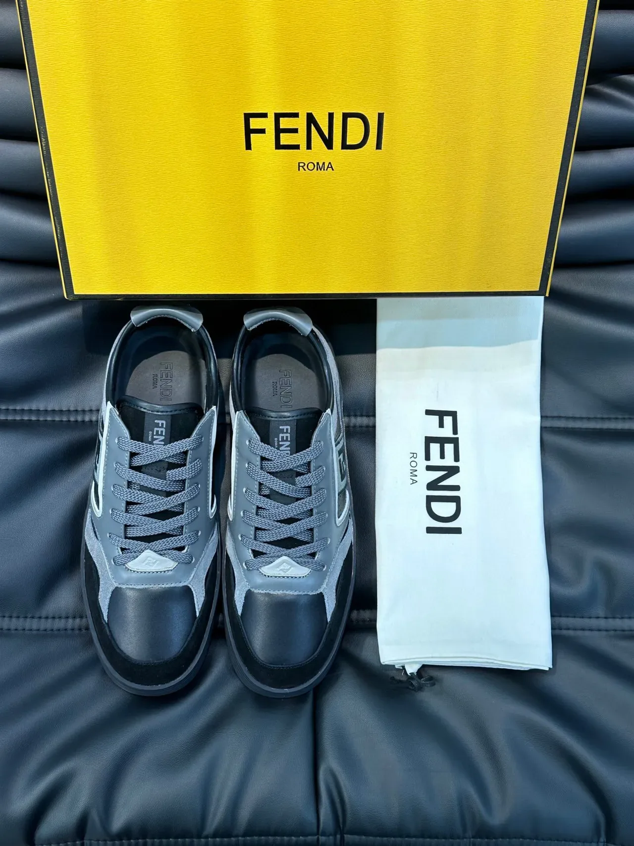 Fendi Panelled FF Logo رمادي وأسود حذاء رياضي أسلوب حياة 4