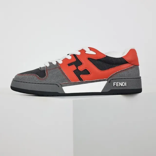 Fendi लाल ग्रे Oversized FF लोगो डेनिम-टेक्सचर्ड पैनल लाइफस्टाइल स्नीकर्स 9