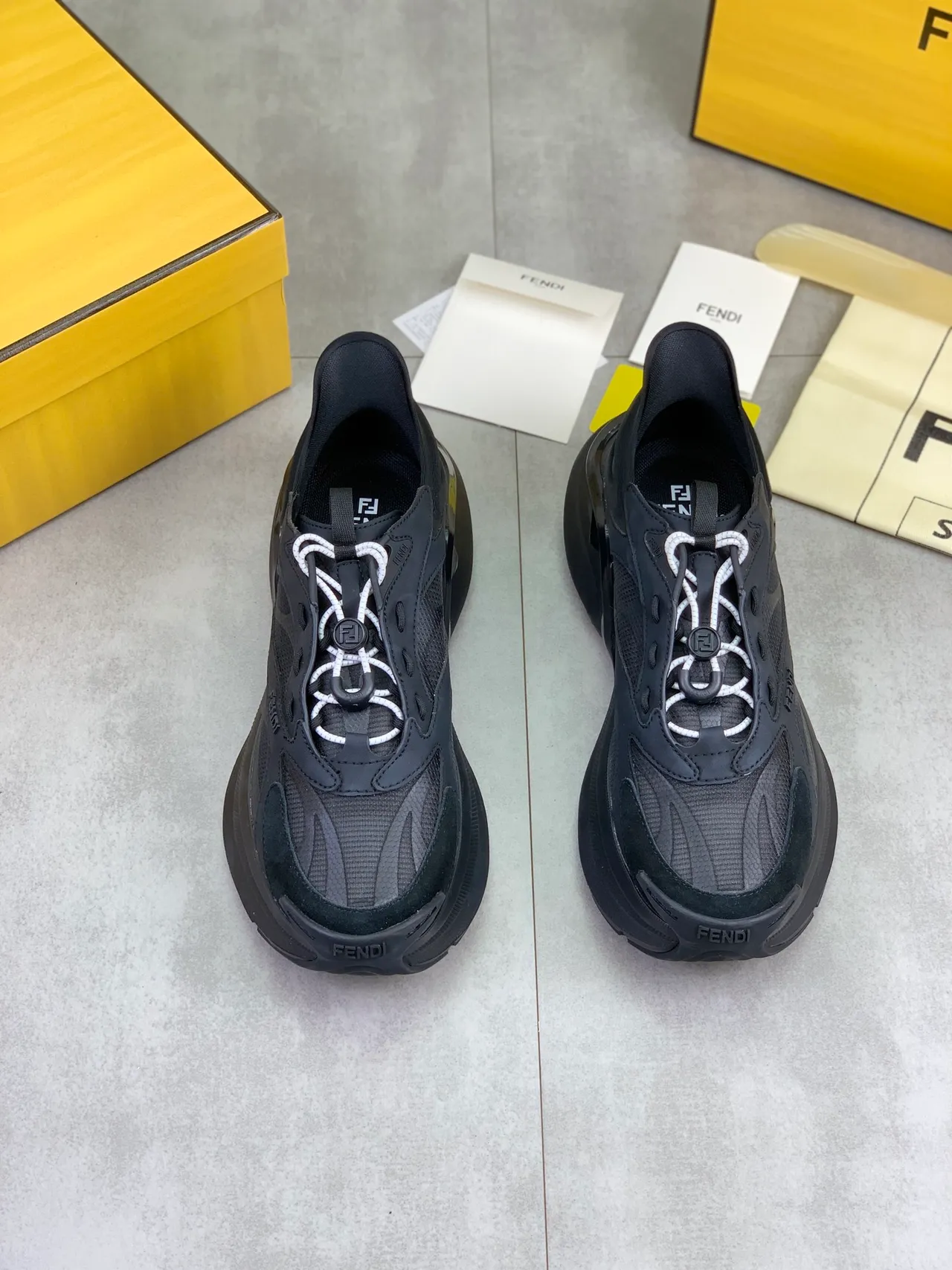 Fendi Runner 黑色厚底运动鞋 4