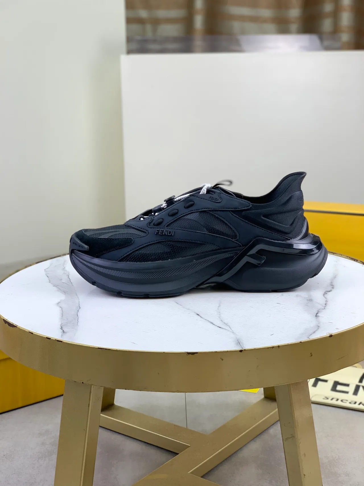 Fendi Runner 黑色厚底运动鞋 5