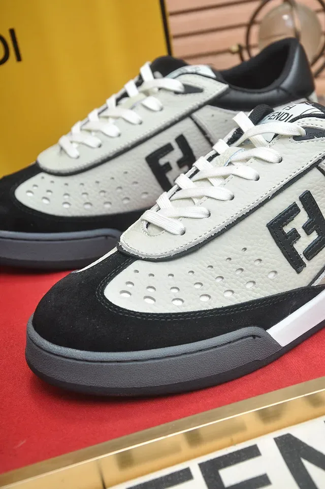 Fendi Brancos e Pretos Perfurados Couro Superior Suede Toe Cap Lifestyle Sneakers 8
