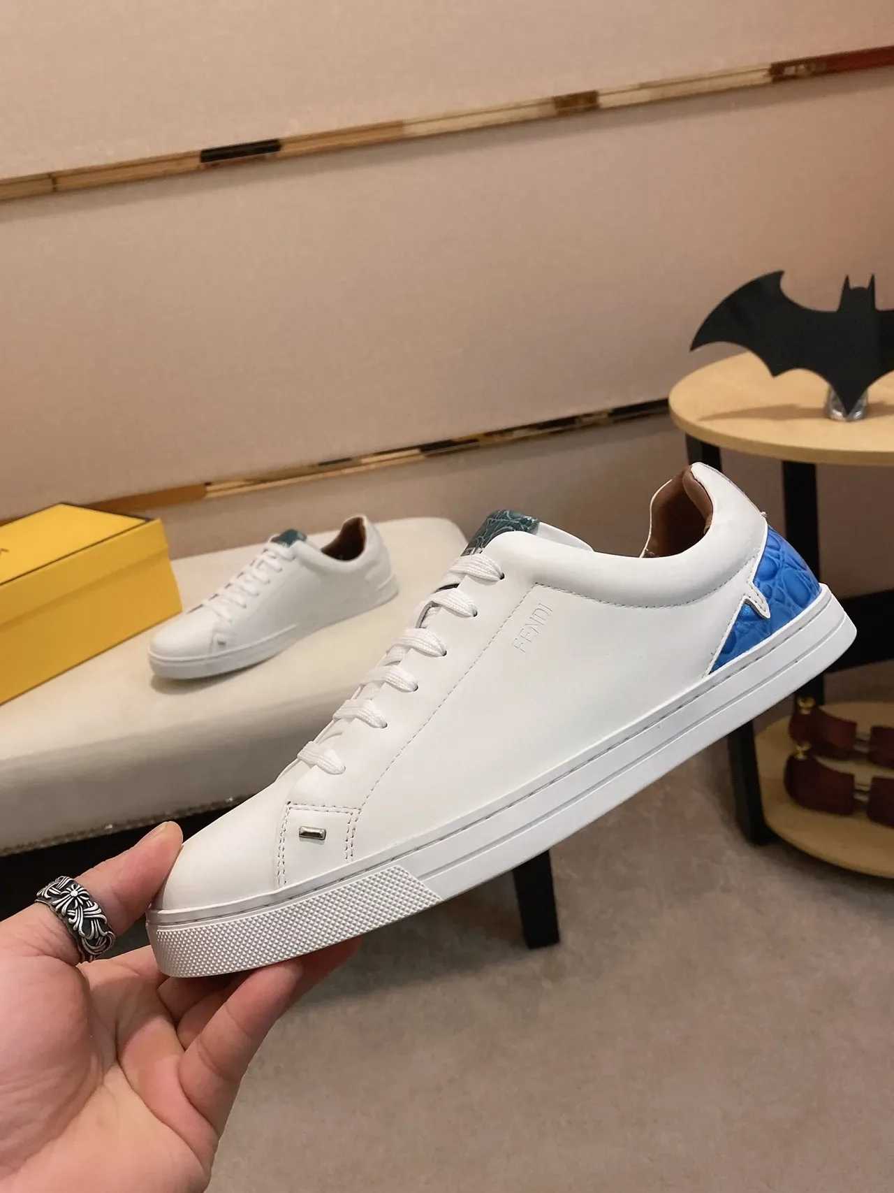 Fendi Tenis Branco Azul Couro Superior Painéis de Acento Croc Emboîté 8