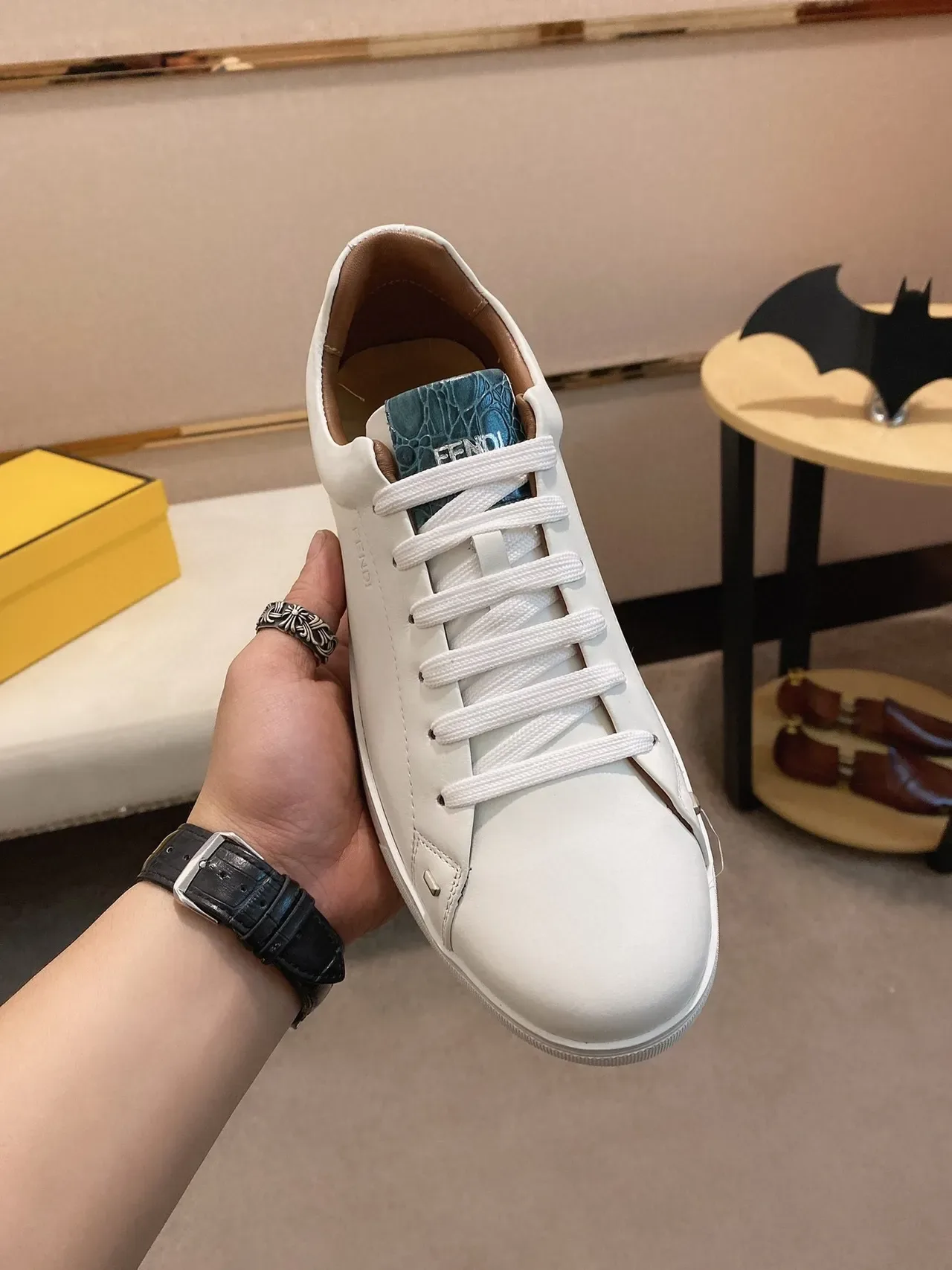 Fendi Tenis Branco Azul Couro Superior Painéis de Acento Croc Emboîté 9