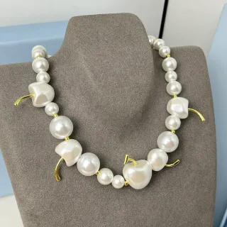 ব্যারোক মুক্তা এবং গোল্ড-টোন অসমমিত হার