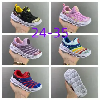 حذاء رياضي أسود وذهبي بتصميم شخصية للأطفال، slip-on