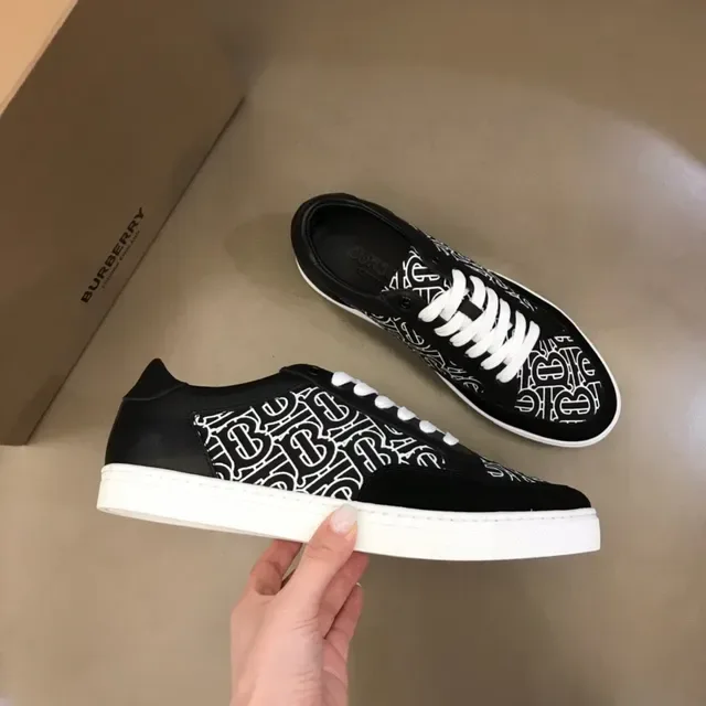 黑白印花低帮生活风运动鞋 2