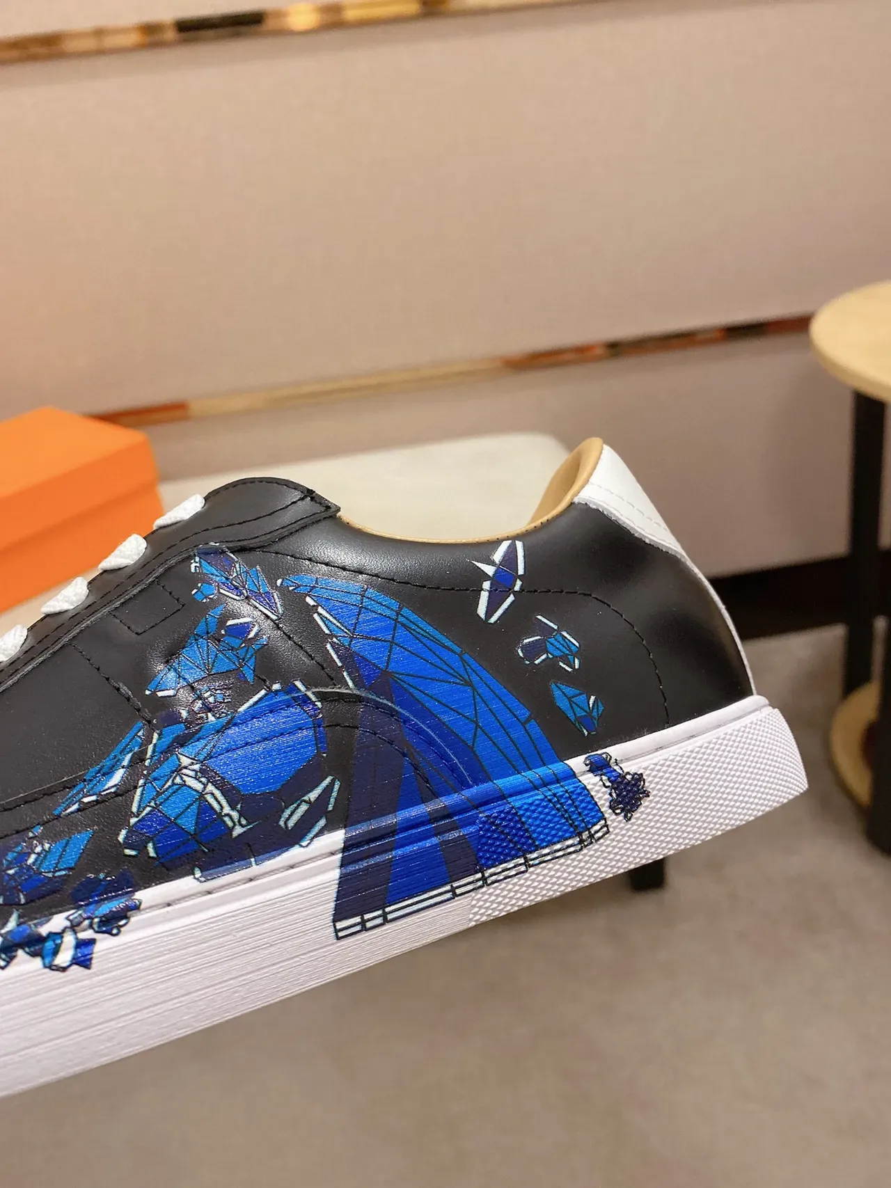 Sneakers low-top cuir noir et bleu 3