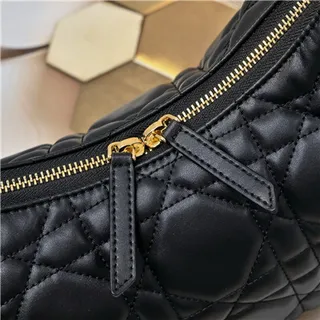 Black Gold 绗缝钻石缝线懒散轮廓hobo包 13