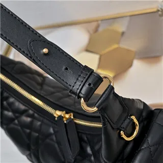 Black Gold 绗缝钻石缝线懒散轮廓hobo包 14