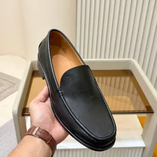 Mocas Moc-Toe de couro preto slip-on
