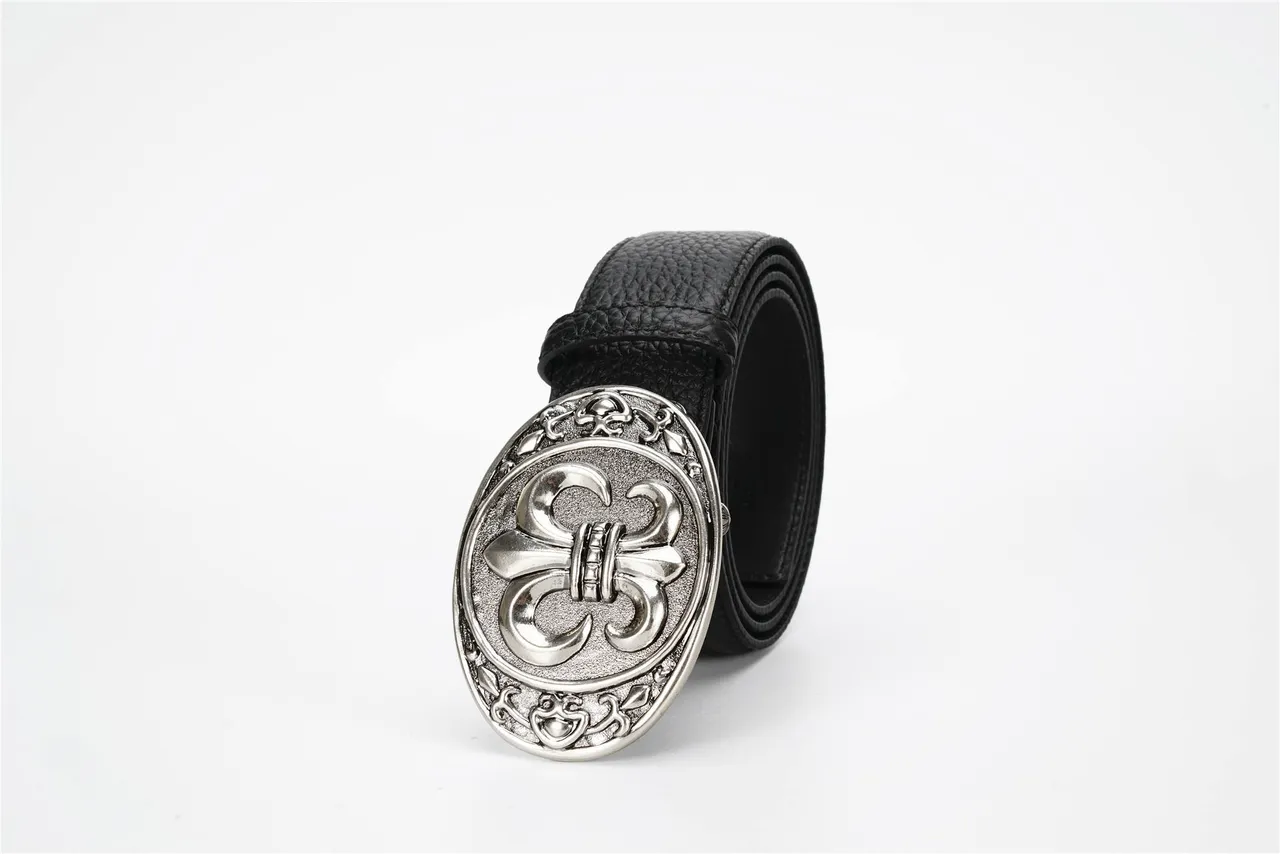 Ceinture en cuir noire argentée texturée avec boucle ovale ornée en galets 9