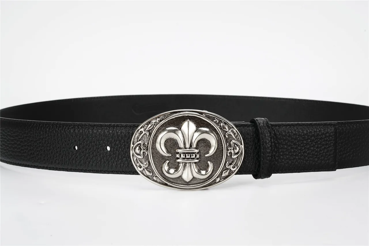 Ceinture en cuir noire argentée texturée avec boucle ovale ornée en galets 10