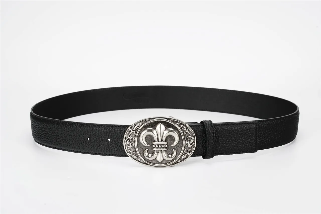 Ceinture en cuir noire argentée texturée avec boucle ovale ornée en galets 11