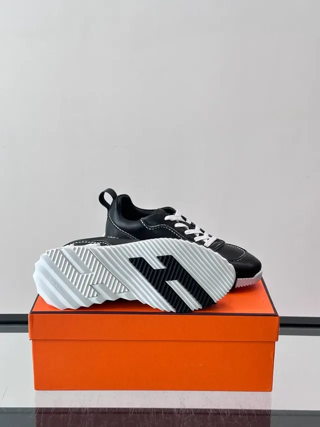 Black White Leather Upper Contrast Stitching Sneakers 2