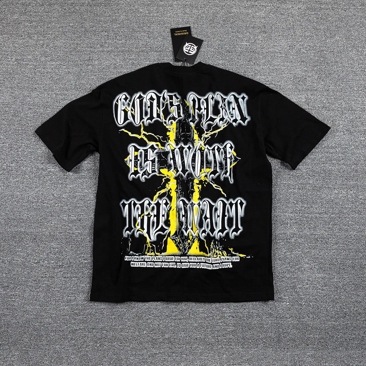 Camiseta oversized com estampa gráfica preta e amarela 7
