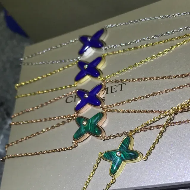 Collar Estrella Esmaltado Azul Verde con Piedra Pavé Central 3