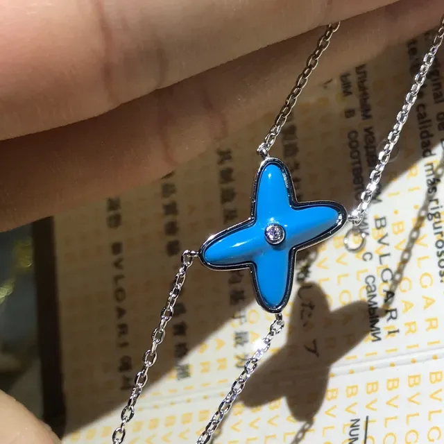 Collar Estrella Esmaltado Azul Verde con Piedra Pavé Central 5