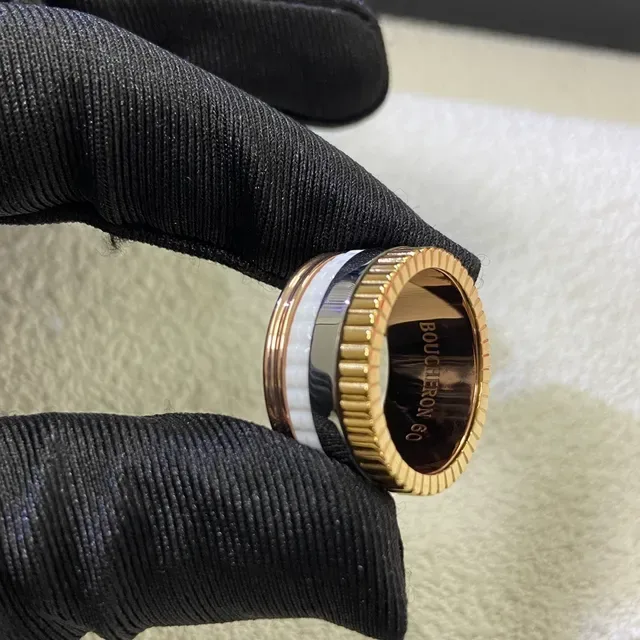 Boucheron Quatre Anneau Or Blanc Multi-Bande Rotatif Céramique Métal 2