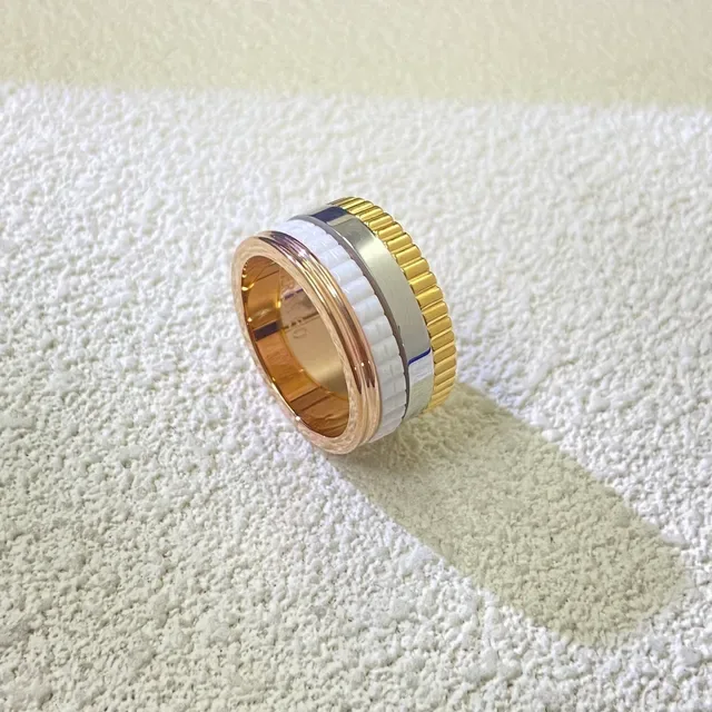 Boucheron Quatre Anneau Or Blanc Multi-Bande Rotatif Céramique Métal 4