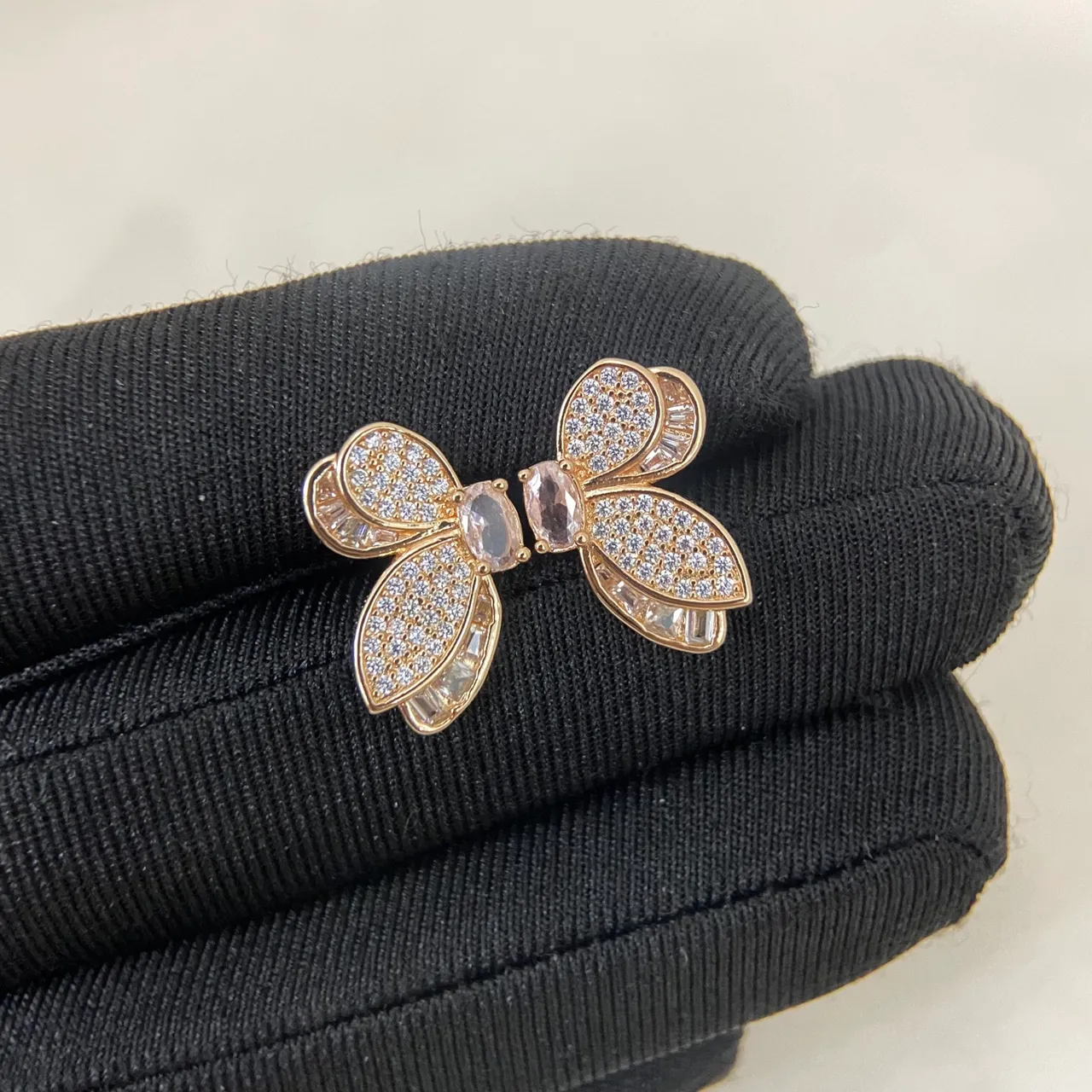 Bow-Shaped Pavé Crystal Oval-Center Stud Earrings 5